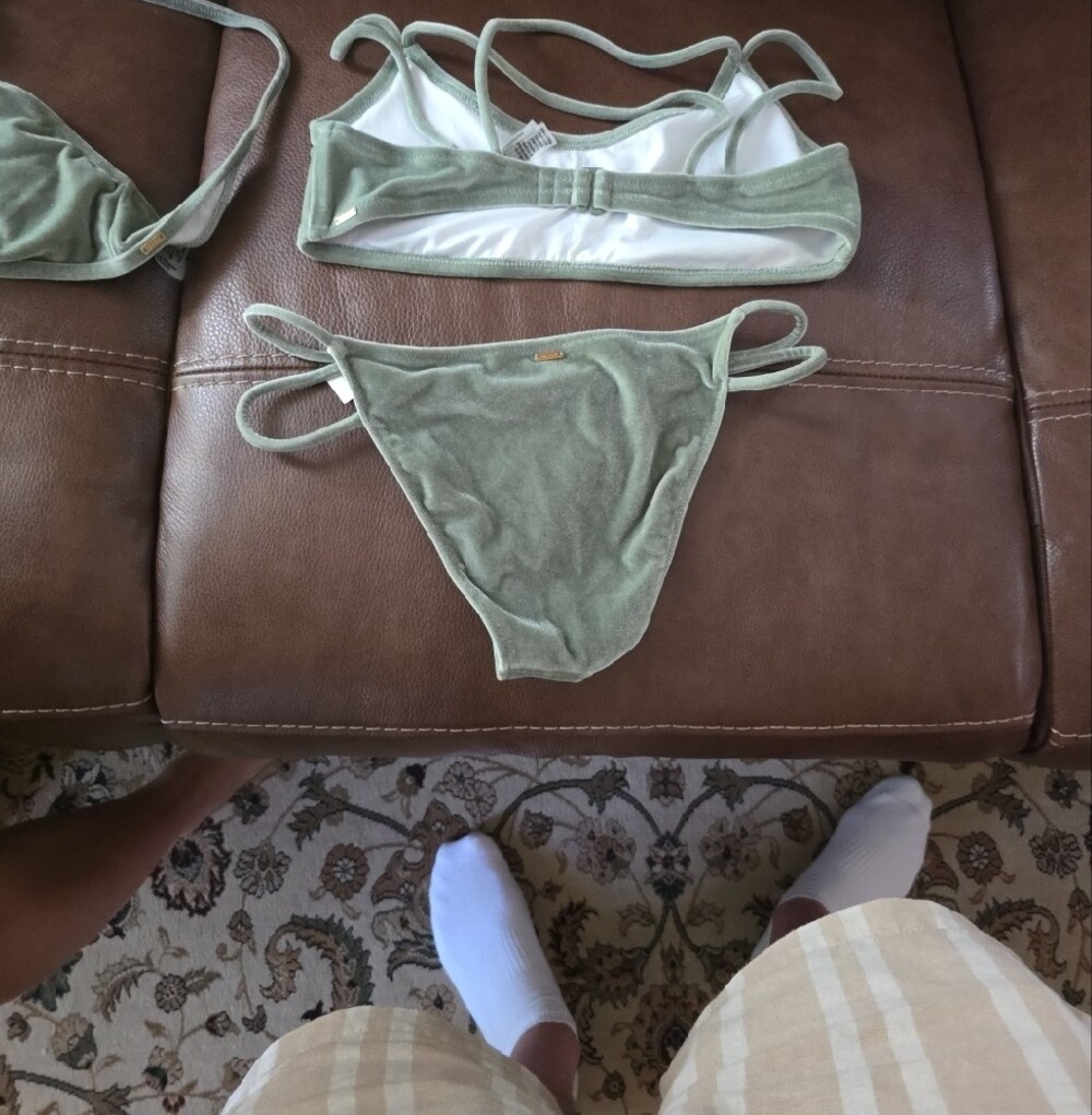 Victoria Secret Green Velvet Bikini 2 Sets - Picture 5 of 6